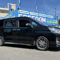 TOYOTA ヴォクシー